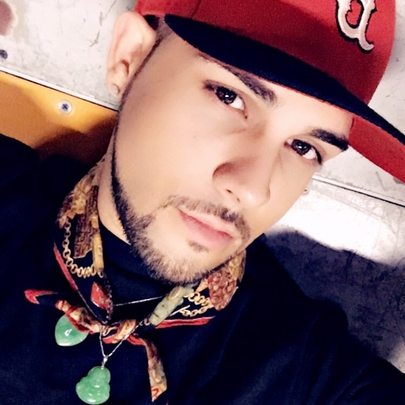 Meet your Posher, Pierre - Picture 2 of 6